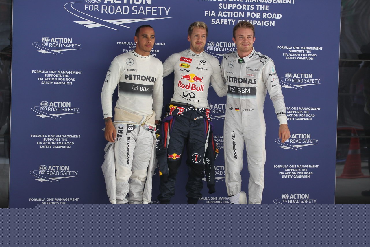 GP INDIA, 26.10.2013- Qualifiche: Sebastian Vettel (GER) Red Bull Racing RB9 (pole position), Nico Rosberg (GER) Mercedes AMG F1 W04 (secondo) e Lewis Hamilton (GBR) Mercedes AMG F1 W04 (terzo)