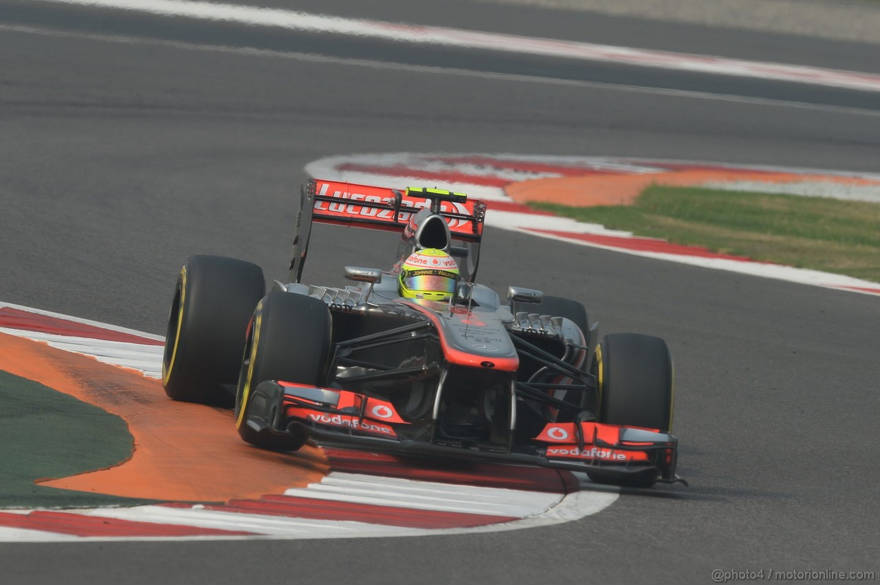 GP INDIA, 26.10.2013- Qualifiche: Sergio Perez (MEX) McLaren MP4-28 