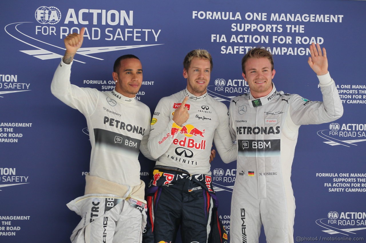 GP INDIA, 26.10.2013- Qualifiche: Sebastian Vettel (GER) Red Bull Racing RB9 (pole position), Nico Rosberg (GER) Mercedes AMG F1 W04 (secondo) e Lewis Hamilton (GBR) Mercedes AMG F1 W04 (terzo)