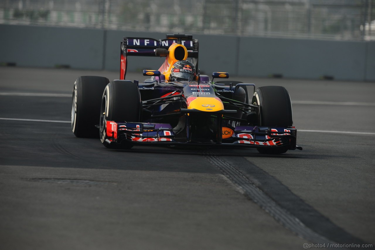 GP INDIA, 25.10.2013- Prove Libere 1: Sebastian Vettel (GER) Red Bull Racing RB9 