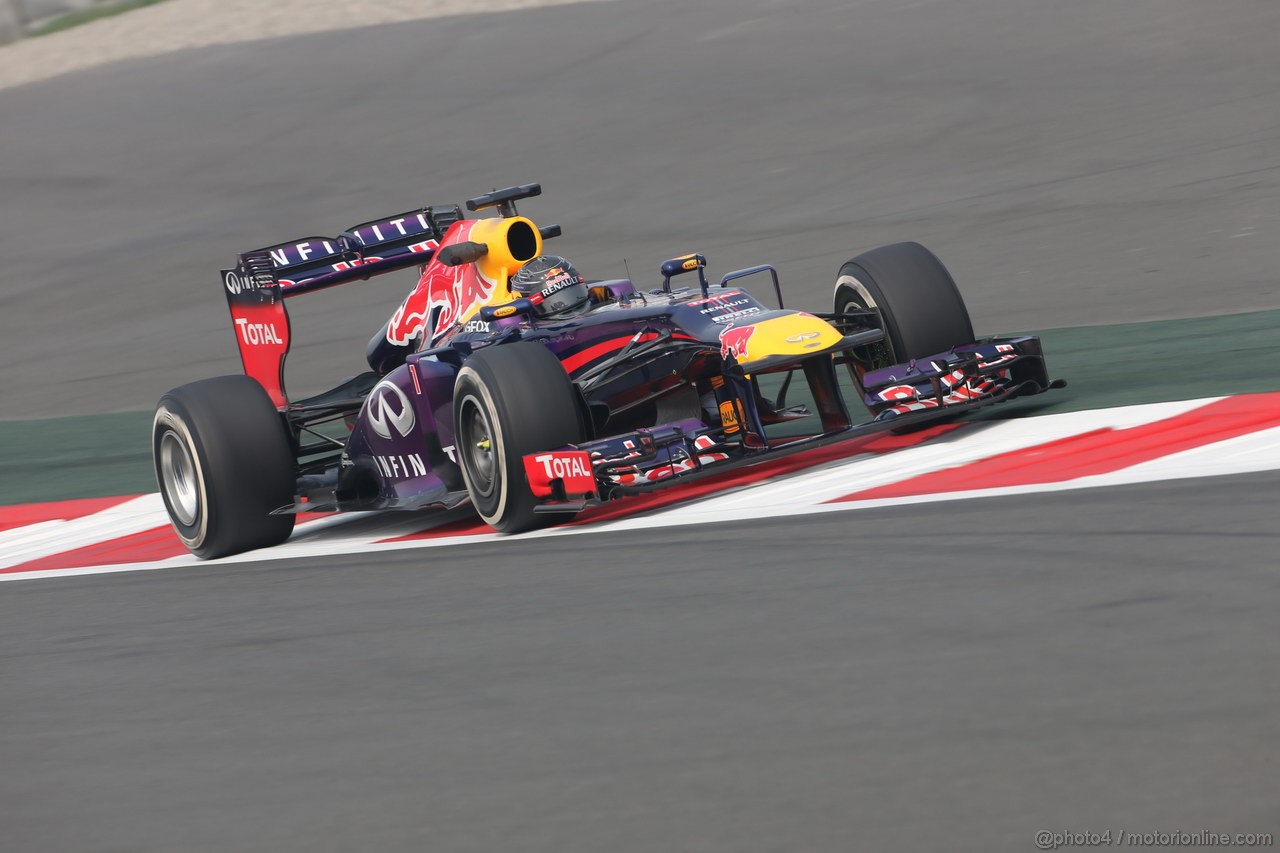 GP INDIA, 25.10.2013- Prove Libere 1: Sebastian Vettel (GER) Red Bull Racing RB9 