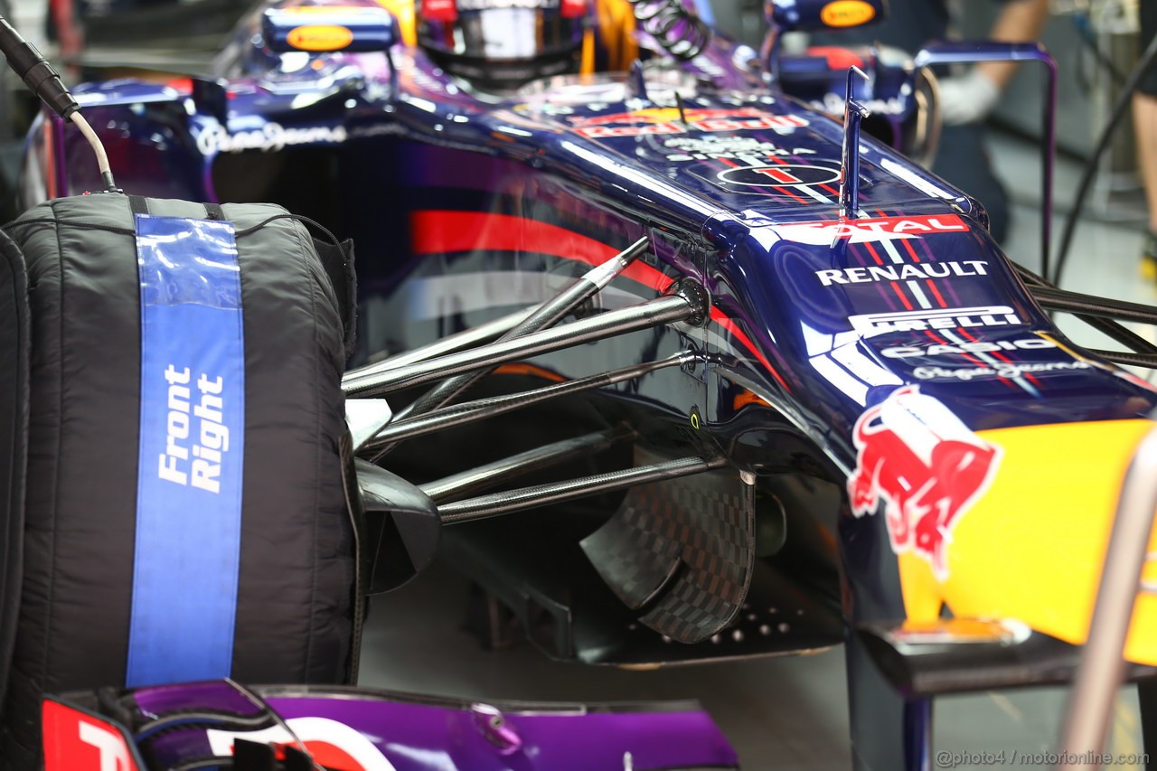 GP INDIA, 25.10.2013- Prove Libere 1: Sebastian Vettel (GER) Red Bull Racing RB9 