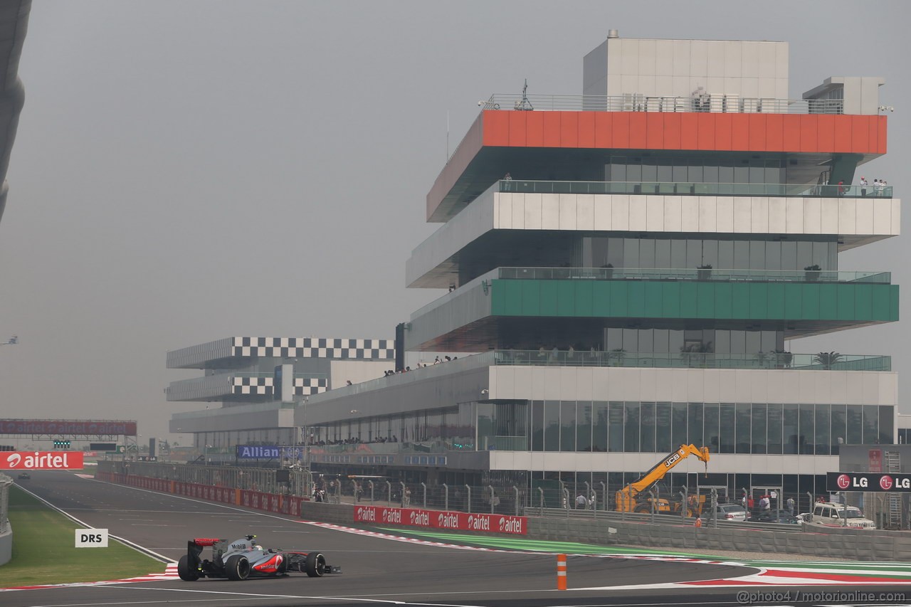 GP INDIA, 25.10.2013- Prove Libere 1: Sergio Perez (MEX) McLaren MP4-28 