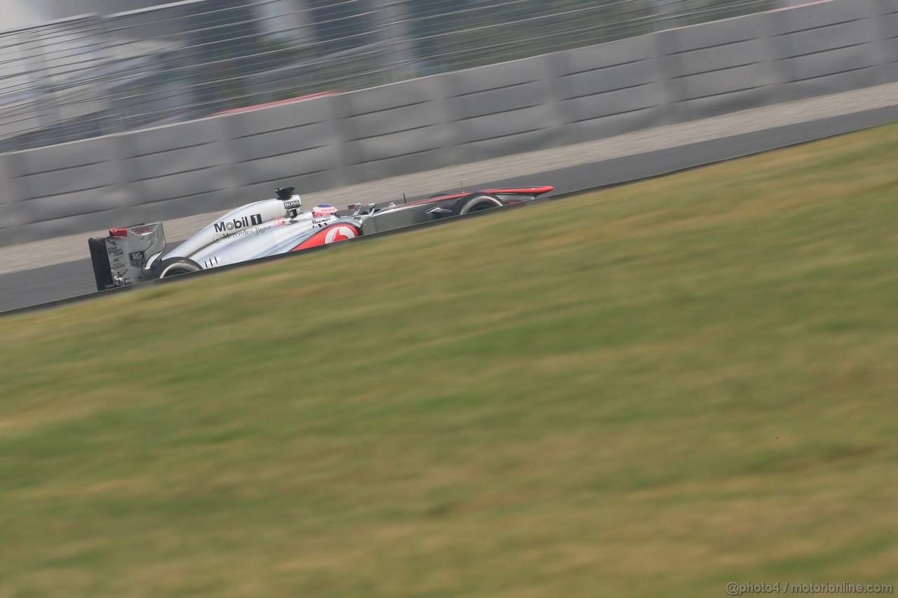 GP INDIA, 25.10.2013- Prove Libere 1: Jenson Button (GBR) McLaren Mercedes MP4-28 
