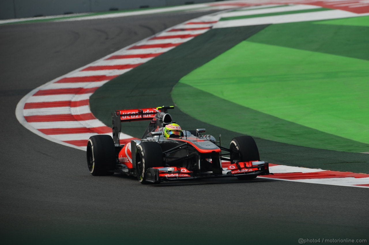 GP INDIA, 25.10.2013- Prove Libere 1: Sergio Perez (MEX) McLaren MP4-28 