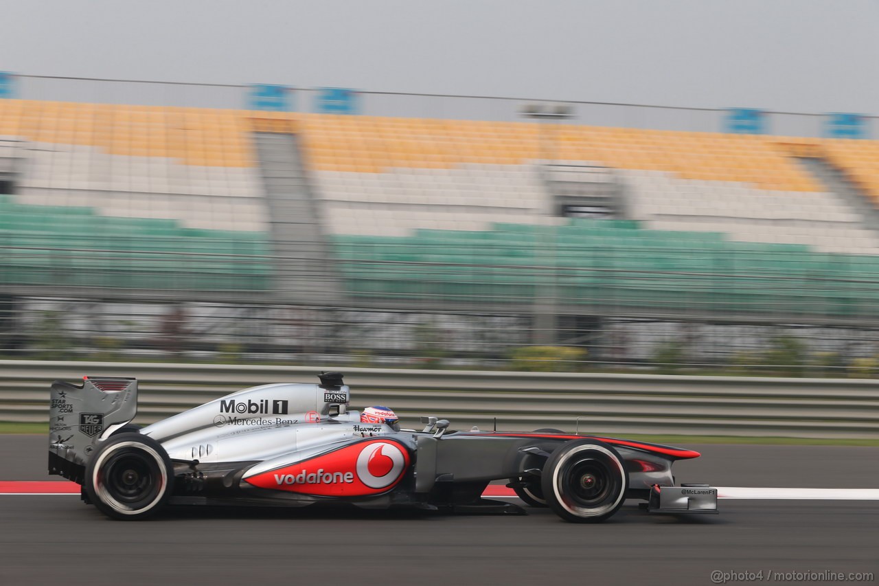 GP INDIA, 25.10.2013- Prove Libere 1: Jenson Button (GBR) McLaren Mercedes MP4-28 