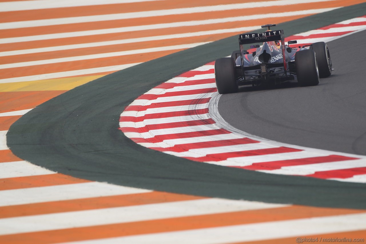 GP INDIA, 25.10.2013- Prove Libere 1: Sebastian Vettel (GER) Red Bull Racing RB9 
