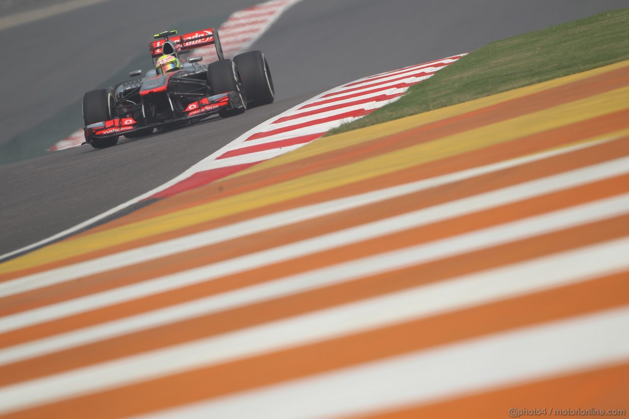 GP INDIA, 25.10.2013- Prove Libere 1: Sergio Perez (MEX) McLaren MP4-28 
