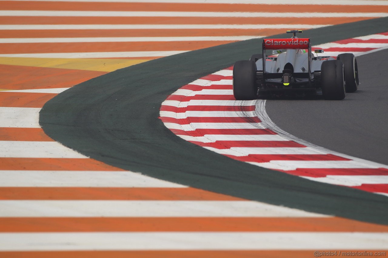 GP INDIA, 25.10.2013- Prove Libere 1: Sergio Perez (MEX) McLaren MP4-28 