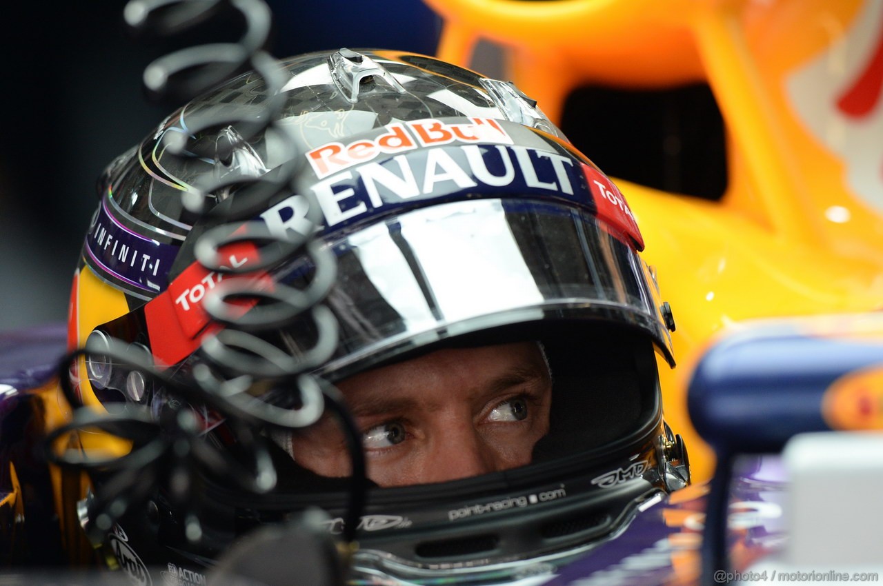 GP INDIA, 25.10.2013- Prove Libere 2: Sebastian Vettel (GER) Red Bull Racing RB9 