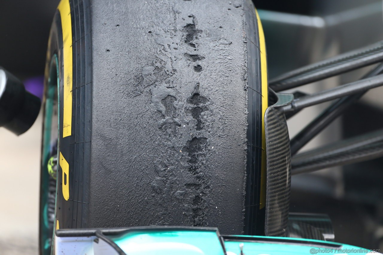 GP INDIA, 25.10.2013- Prove Libere 2: Pirelli tyres