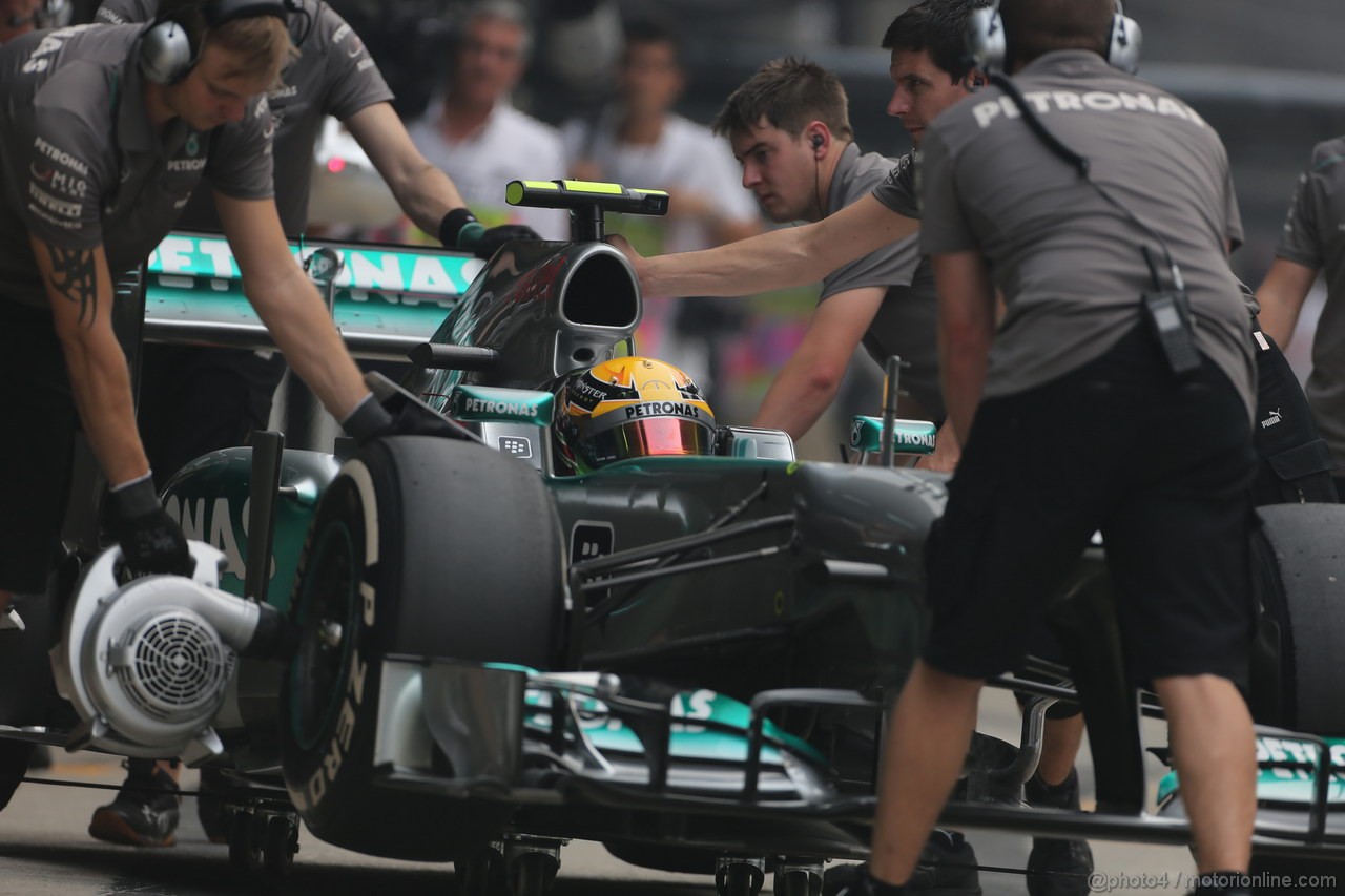 GP INDIA, 25.10.2013- Prove Libere 2: Lewis Hamilton (GBR) Mercedes AMG F1 W04 