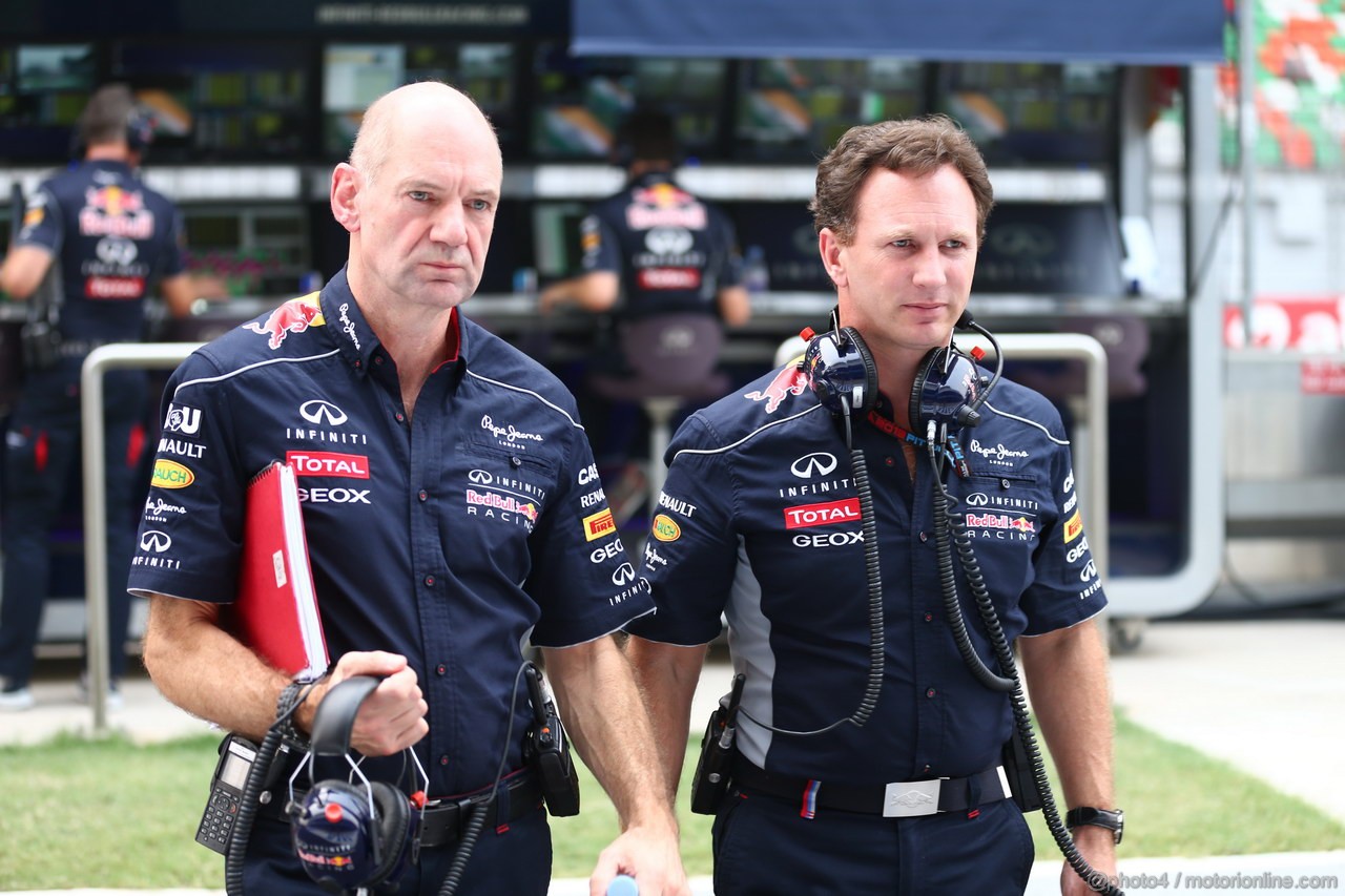 GP INDIA, 25.10.2013- Prove Libere 2: Adrian Newey (GBR), Red Bull Racing , Technical Operations Director e Christian Horner (GBR), Red Bull Racing, Sporting Director 