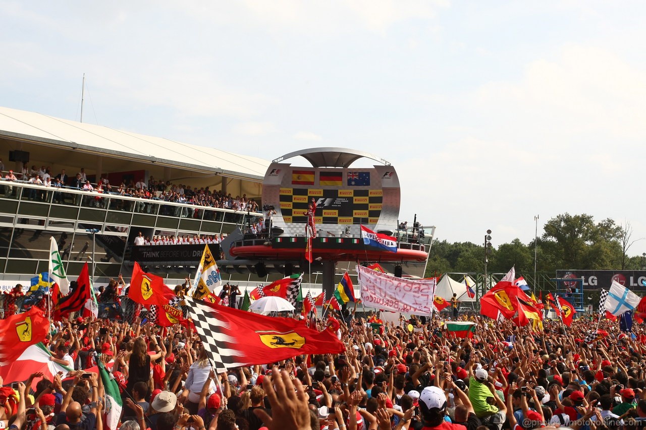 GP ITALIA, 08.09.2013- The Podium, winner Sebastian Vettel (GER) Red Bull Racing RB9, 2nd Fernando Alonso (ESP) Ferrari F138, 3d Mark Webber (AUS) Red Bull Racing RB9