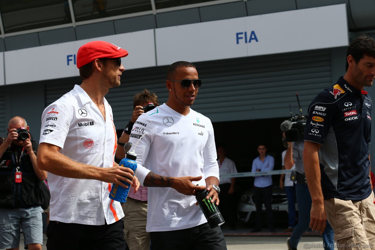 GP ITALIA, 08.09.2013- Lewis Hamilton (GBR) Mercedes AMG F1 W04 e Jenson Button (GBR) McLaren Mercedes MP4-28
