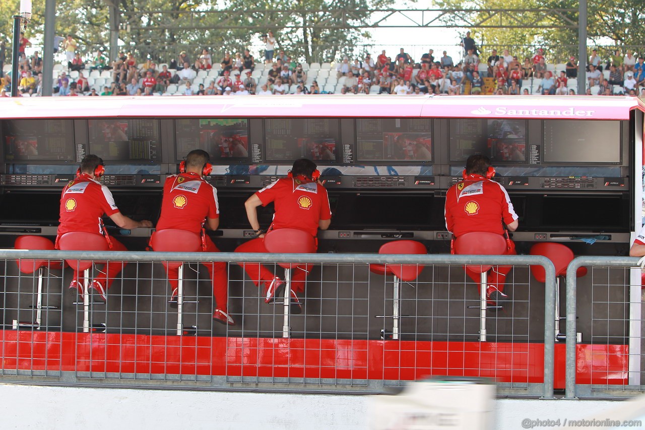 GP ITALIA, 06.09.2013- Ferrari PitWall