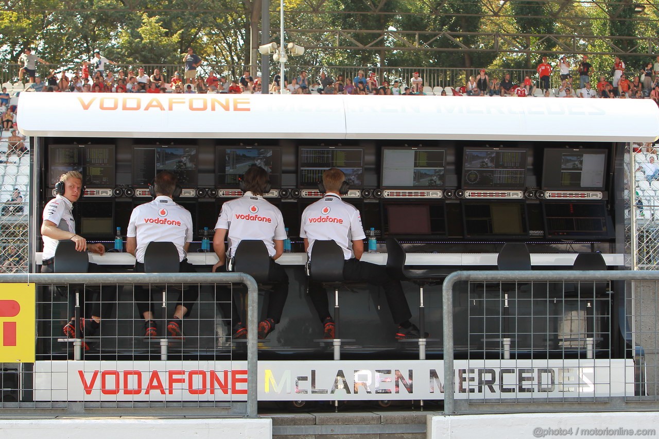 GP ITALIA, 06.09.2013- McLaren Pitwall
