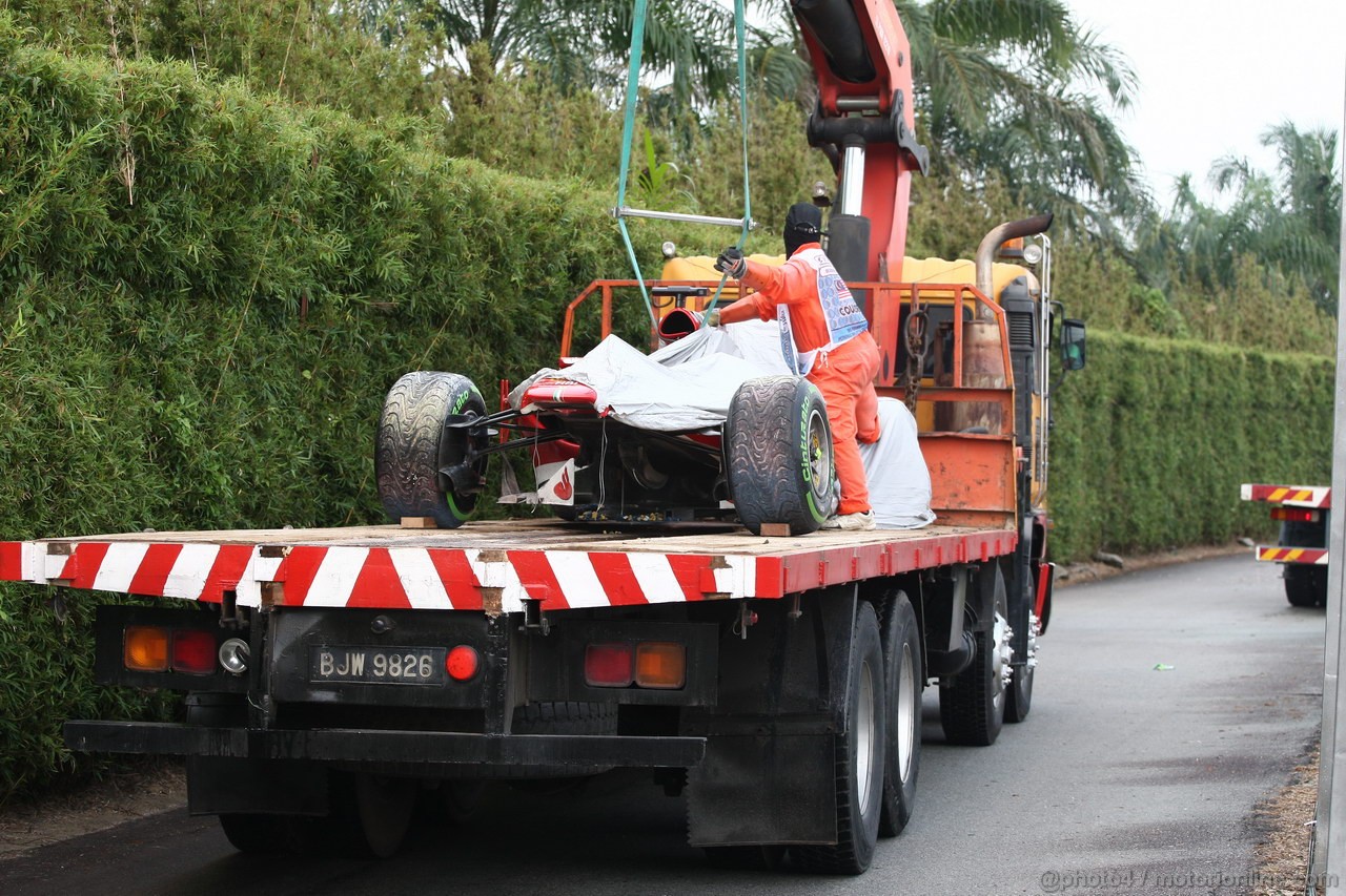 GP MALESIA, 24.03.2013- Gara, Fernando Alonso (ESP) Ferrari F138 on tow truck