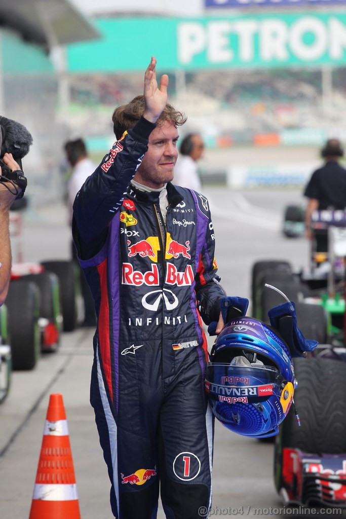 GP MALESIA, 23.03.2013 - Qualifiche, Sebastian Vettel (GER) Red Bull Racing RB9 is celebrating the Pole Position