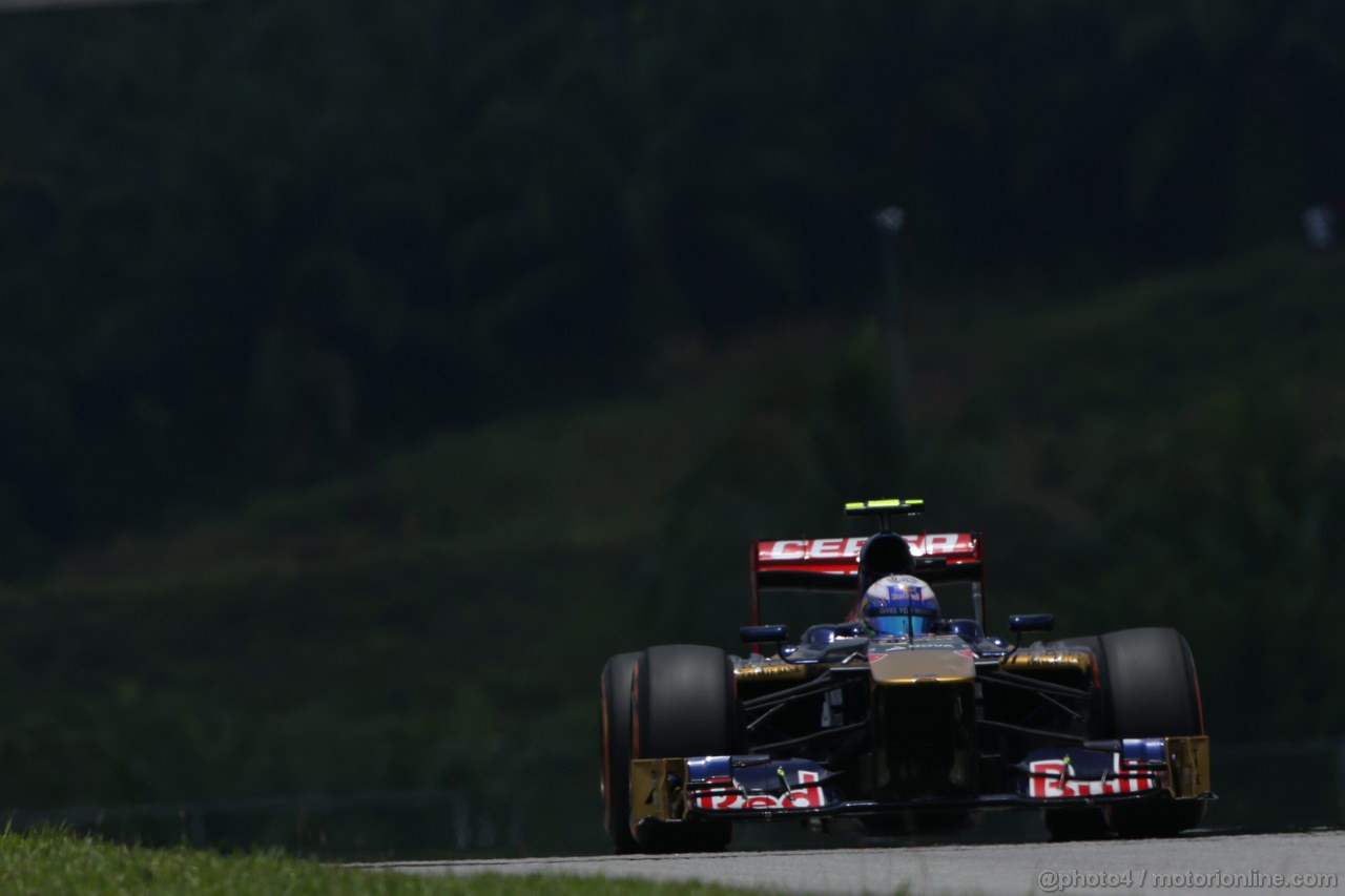 GP MALESIA, 23.03.2013 - Free practice 3, Daniel Ricciardo (AUS) Scuderia Toro Rosso STR8