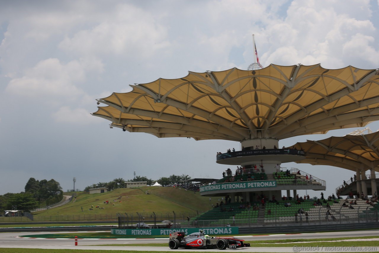 GP MALESIA, 23.03.2013 - Free practice 3, Sergio Perez (MEX) McLaren MP4-28