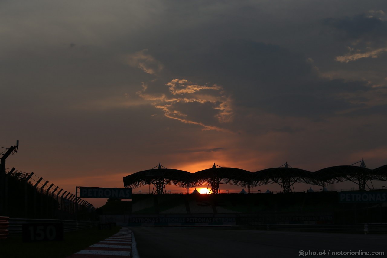 GP MALESIA, 23.03.2013 - Sunset on Sepang Circuit