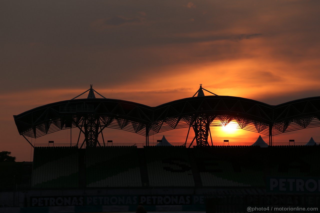 GP MALESIA, 23.03.2013 - Sunset on Sepang Circuit