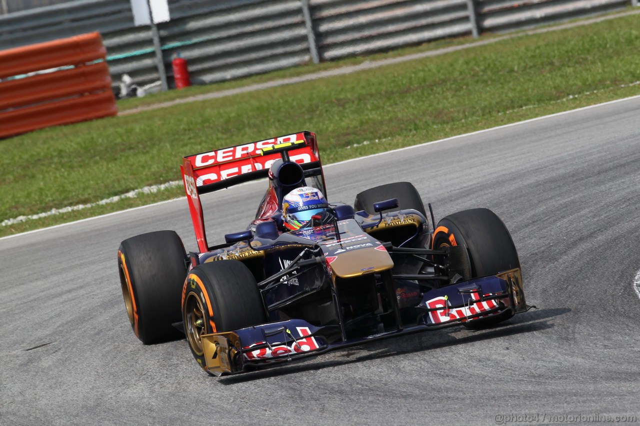 GP MALESIA, 22.03.2013- Prove Libere 1, Daniel Ricciardo (AUS) Scuderia Toro Rosso STR8