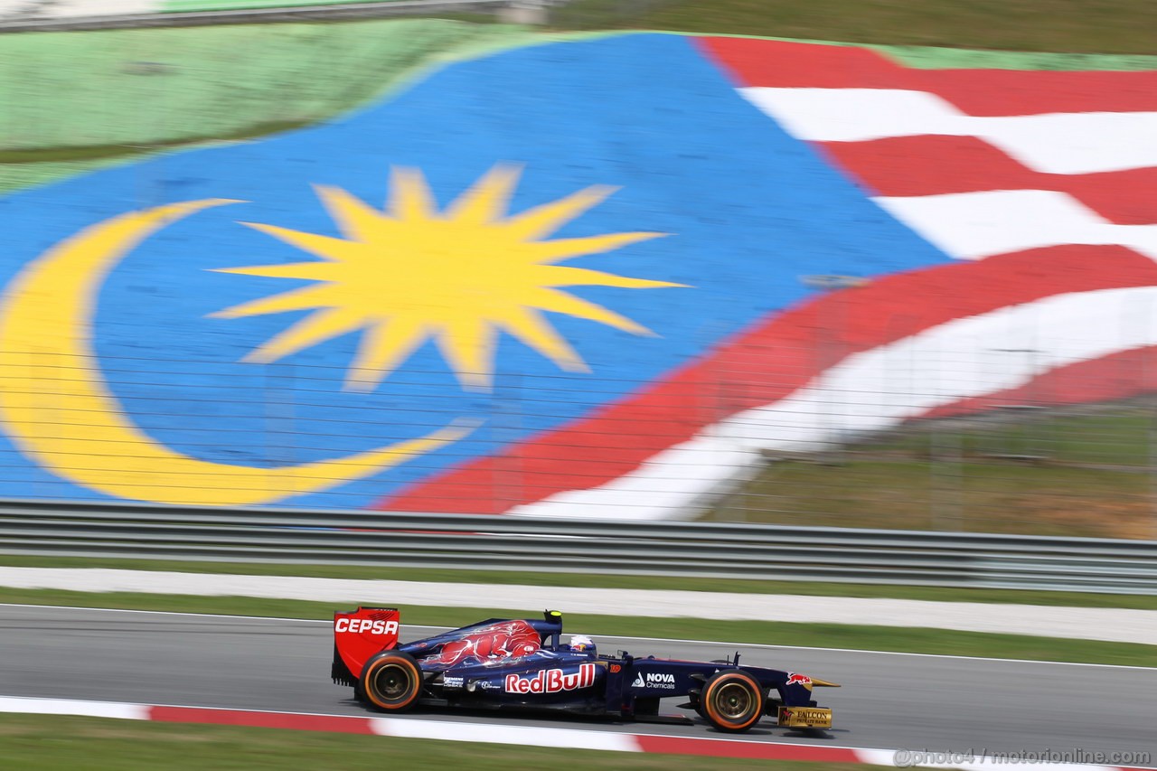 GP MALESIA, 22.03.2013- Prove Libere 1, Daniel Ricciardo (AUS) Scuderia Toro Rosso STR8