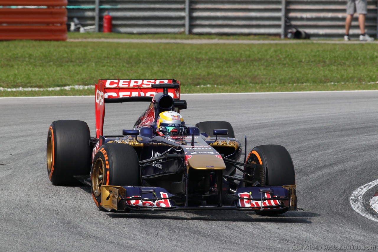 GP MALESIA, 22.03.2013- Prove Libere 1, Jean-Eric Vergne (FRA) Scuderia Toro Rosso STR8