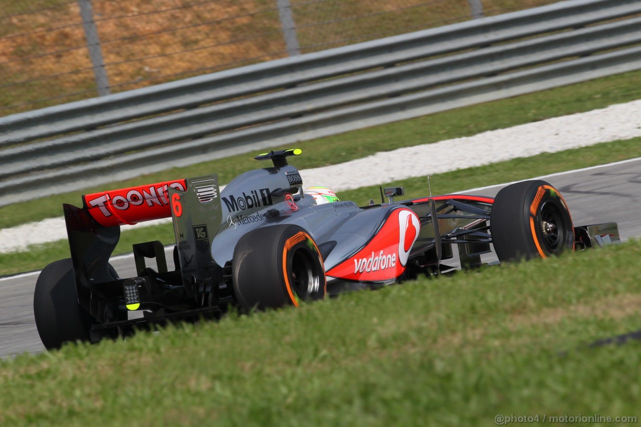 GP MALESIA, 22.03.2013- Prove Libere 1, Sergio Perez (MEX) McLaren MP4-28