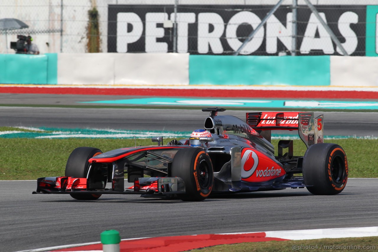 GP MALESIA, 22.03.2013- Prove Libere 1, Jenson Button (GBR) McLaren Mercedes MP4-28