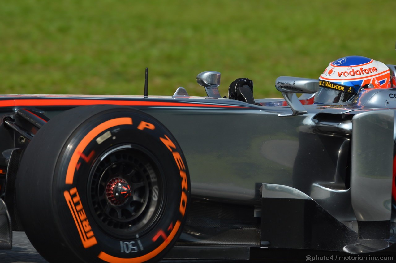 GP MALESIA, 22.03.2013- Prove Libere 1, Jenson Button (GBR) McLaren Mercedes MP4-28