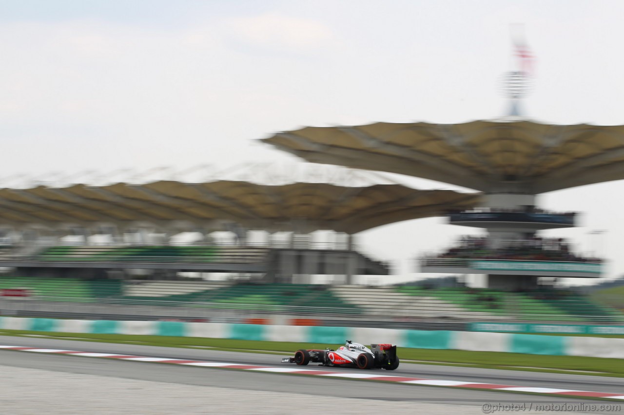 GP MALESIA, 22.03.2013 - Prove Libere 2, Jenson Button (GBR) McLaren Mercedes MP4-28