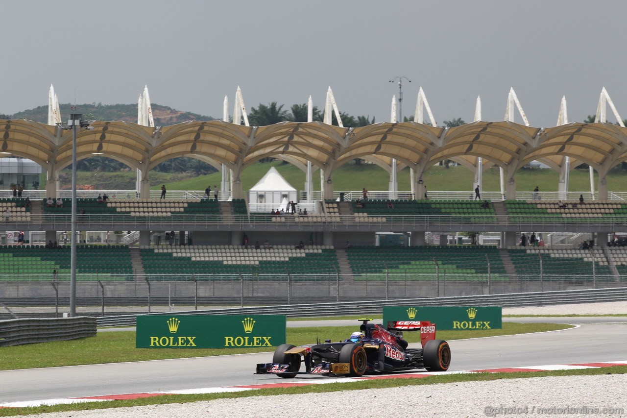 GP MALESIA, 22.03.2013 - Prove Libere 2, Daniel Ricciardo (AUS) Scuderia Toro Rosso STR8