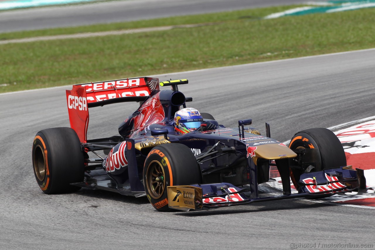 GP MALESIA, 22.03.2013 - Prove Libere 2, Daniel Ricciardo (AUS) Scuderia Toro Rosso STR8