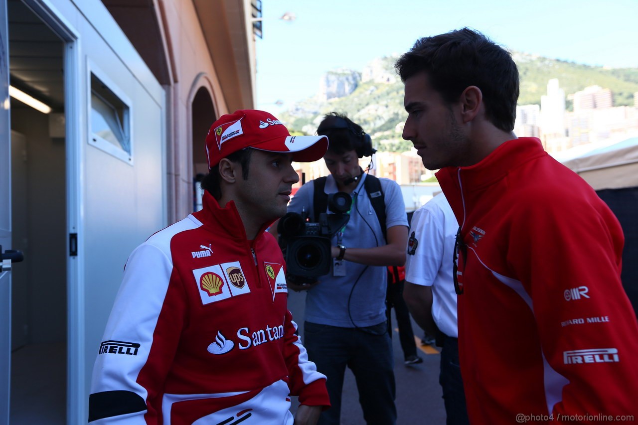 GP MONACO, 26.05.2013- Felipe Massa (BRA) Ferrari F138 e Jules Bianchi (FRA) Marussia F1 Team MR02 