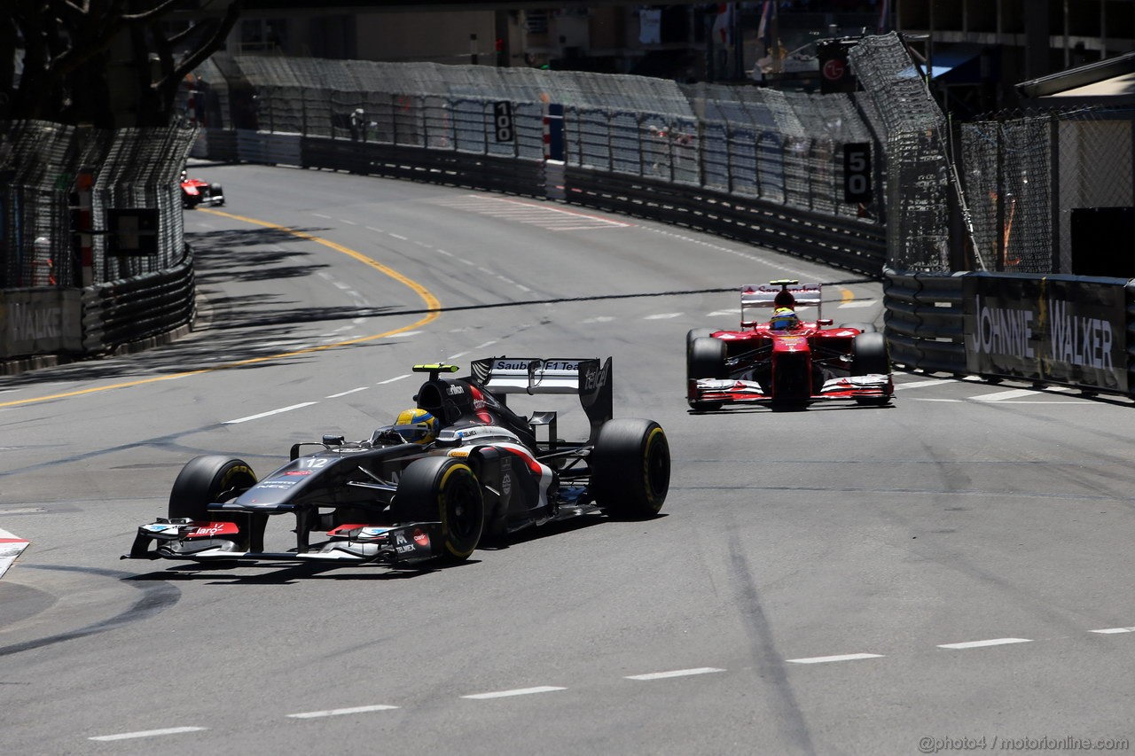 GP MONACO, 26.05.2013- Gara, Esteban Gutierrez (MEX), Sauber F1 Team C32 davanti a Felipe Massa (BRA) Ferrari F138 