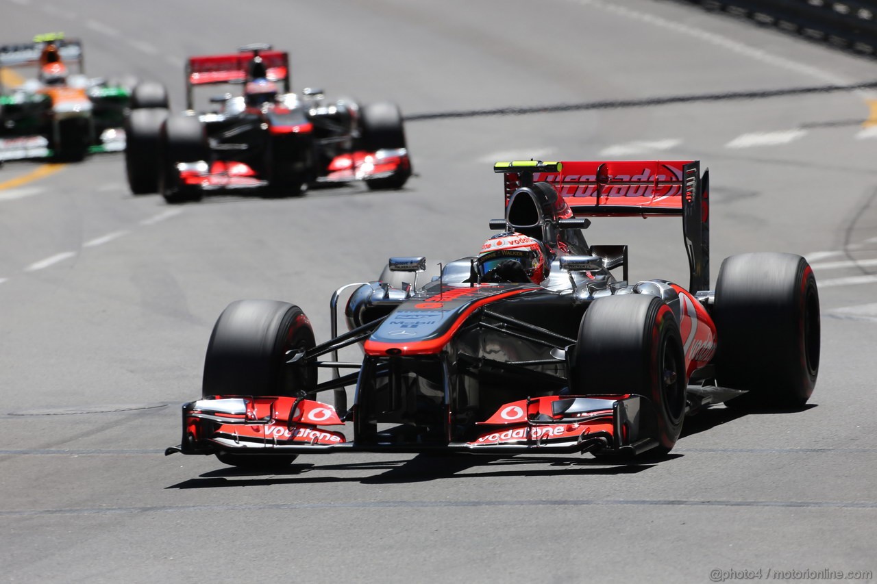 GP MONACO, 26.05.2013- Gara, Sergio Perez (MEX) McLaren MP4-28 davanti a Jenson Button (GBR) McLaren Mercedes MP4-28 