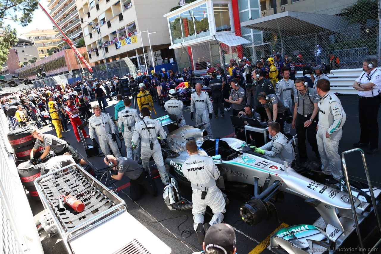 GP MONACO, 26.05.2013- Gara, Repartenza, Nico Rosberg (GER) Mercedes AMG F1 W04 