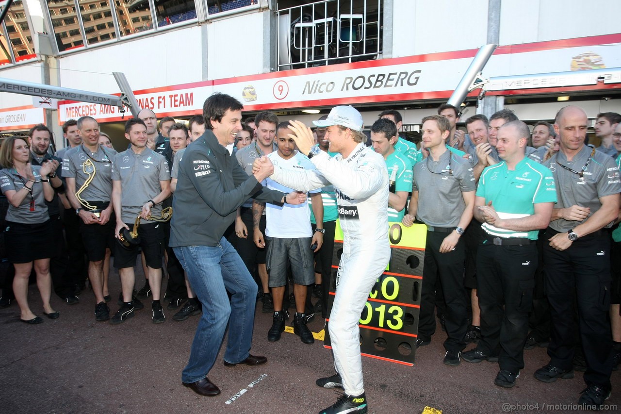 GP MONACO, 26.05.2013- Gara, Festeggiamenti, Nico Rosberg (GER) Mercedes AMG F1 W04 vincitore e Toto Wolff (GER) Mercedes AMG F1 Shareholder e Executive Director