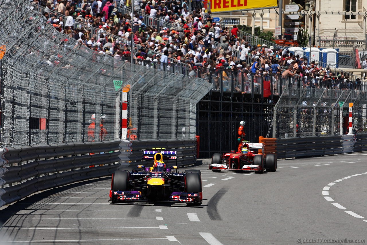 GP MONACO, 23.05.2013- Prove Libere 2, Mark Webber (AUS) Red Bull Racing RB9 davanti a Felipe Massa (BRA) Ferrari F138 