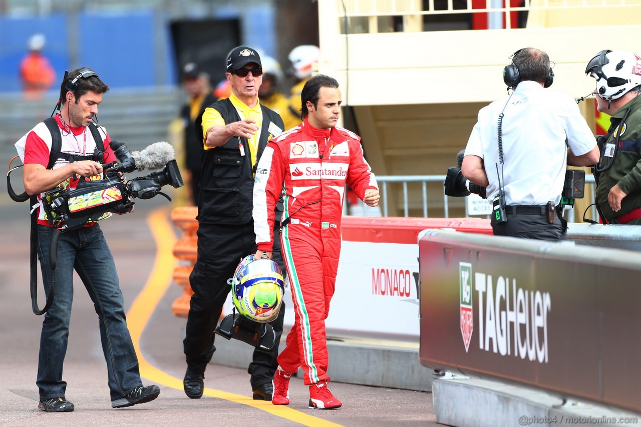 GP MONACO, 25.05.2013- Prove Libere 3, Felipe Massa (BRA) Ferrari F138 coming in the pit lane after the crash 