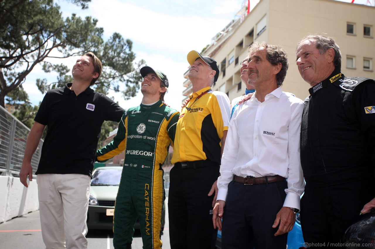 GP MONACO, 24.05.2013- (L-D) Charles Pic (FRA) Caterham F1 Team CT03, Alain Prost (FRA), Renault ambassador e Jean Ragnotti, Renault ambassador