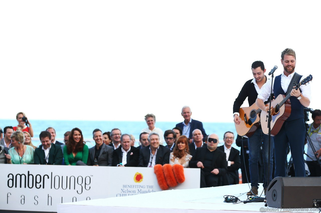 GP MONACO, Bryan McFadden (IRE) Singer performs at the Amber Lounge Fashion Show.
