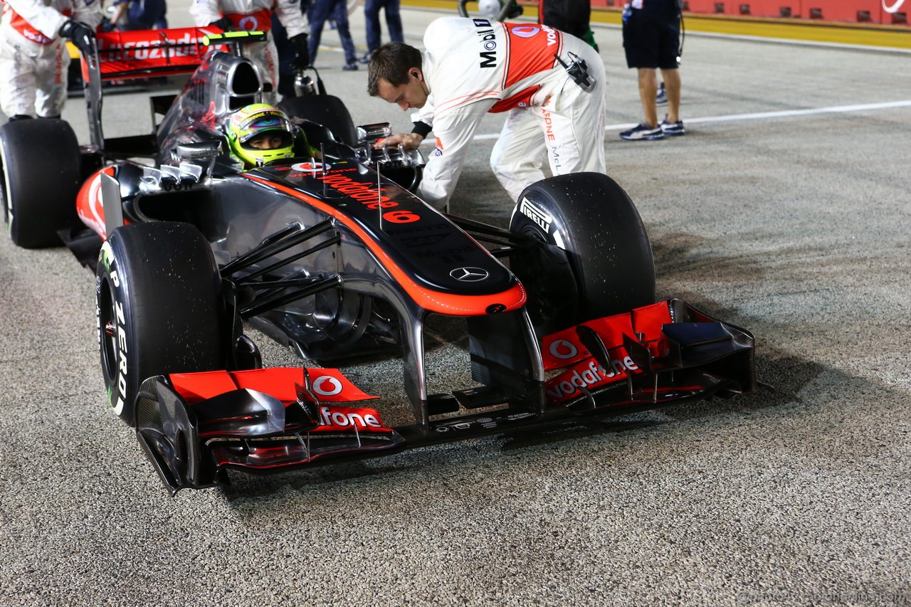 GP SINGAPORE, 22.09.2013- Gara: Sergio Perez (MEX) McLaren MP4-28  