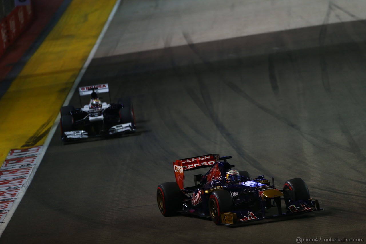 GP SINGAPORE, 22.09.2013- Gara: Jean-Eric Vergne (FRA) Scuderia Toro Rosso STR8 