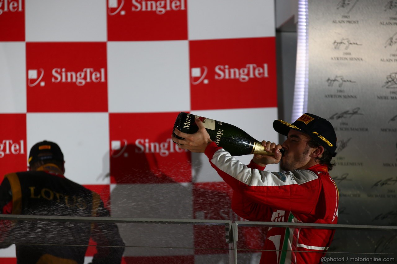 GP SINGAPORE, 22.09.2013- Podium: Fernando Alonso (ESP) Ferrari F138 (secondo)