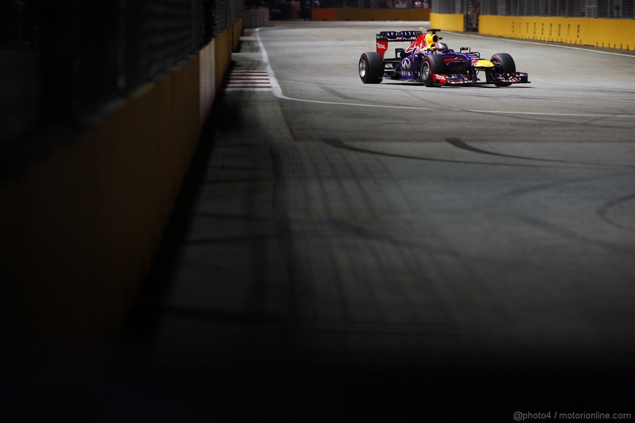 GP SINGAPORE, 22.09.2013- Gara,  Sebastian Vettel (GER) Red Bull Racing RB9