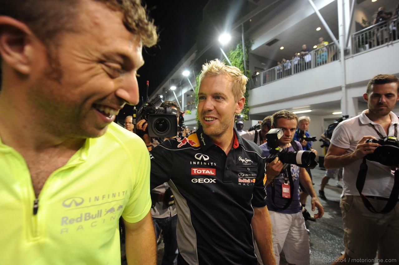 GP SINGAPORE, 22.09.2013- Sebastian Vettel (GER) Red Bull Racing RB9 celebrates the win of the race